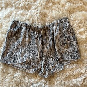 Joe’s Size XS. Snakeskin Print Shorts.